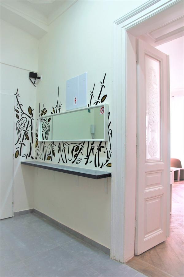 The Republic Garden Hostel Praga Exterior foto