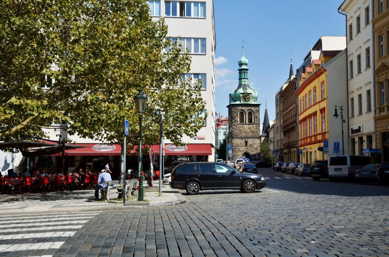 The Republic Garden Hostel Praga Exterior foto