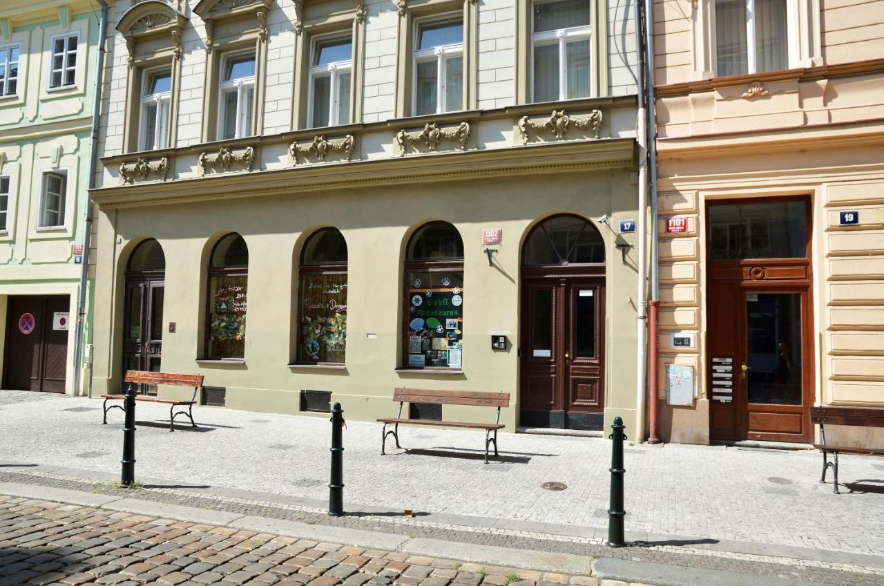 The Republic Garden Hostel Praga Exterior foto