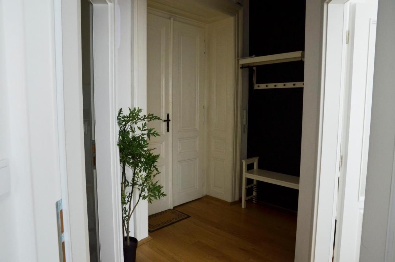 The Republic Garden Hostel Praga Exterior foto